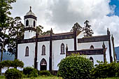 Azzorre, Isola di San Miguel - Escursione a Sete Cidades.  La chiesa di Sao Nicolau nel villaggio di Sete Cidades 